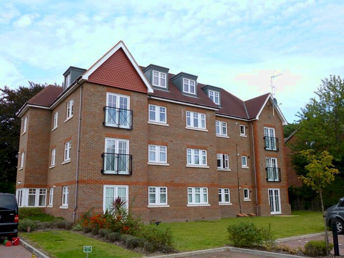 2 Bedroom Flat To Rent In Rickmansworth Road, Watford, WD18