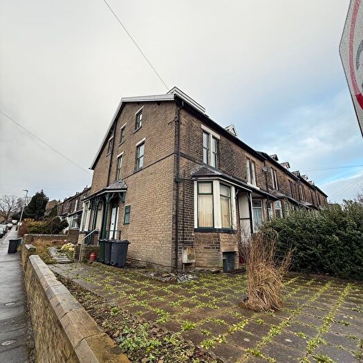 2 Bedroom Flat To Rent In Rossefield Road, Heaton, Bradford, BD9