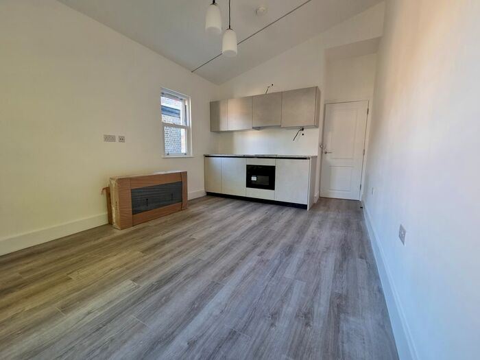 Studio To Rent In Rita Road, London, SW8
