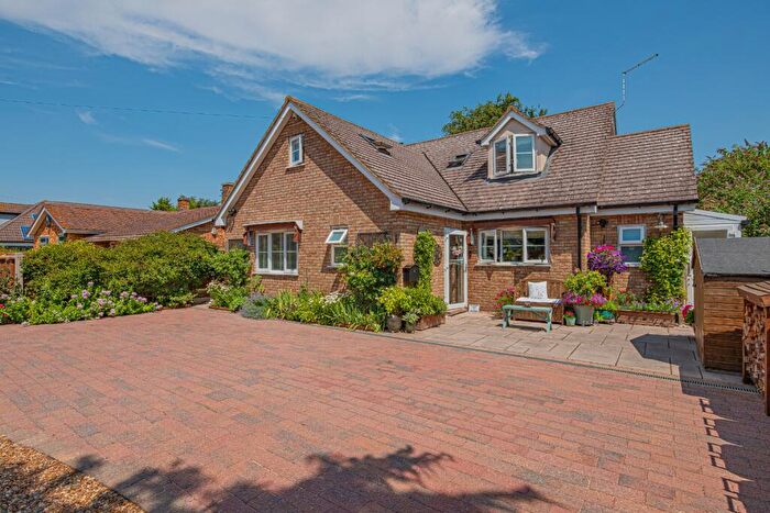 4 Bedroom Detached House For Sale In Mill Lane, Little Paxton, St. Neots, Cambridgeshire, PE19