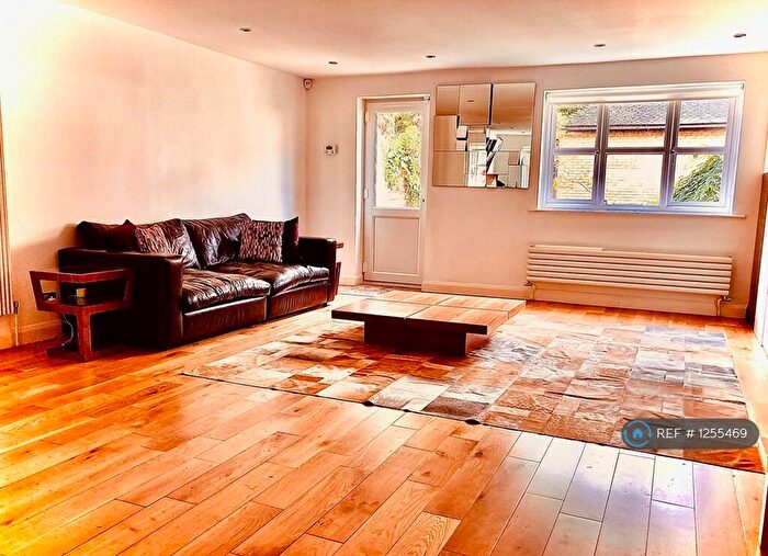 3 Bedroom Semi-Detached House To Rent In Plough Way, London, SE16