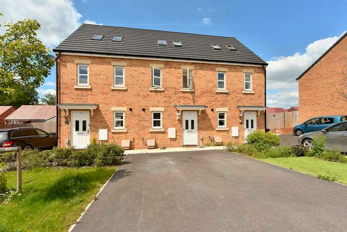 3 Bedroom Town House To Rent In Halter Way, Andover, SP11