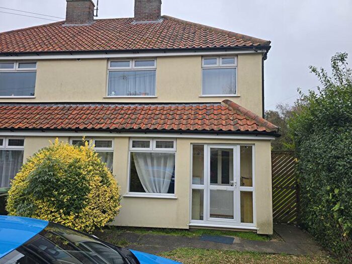 3 Bedroom Semi-Detached House To Rent In Harecroft Gardens, Kings Lynn, PE30