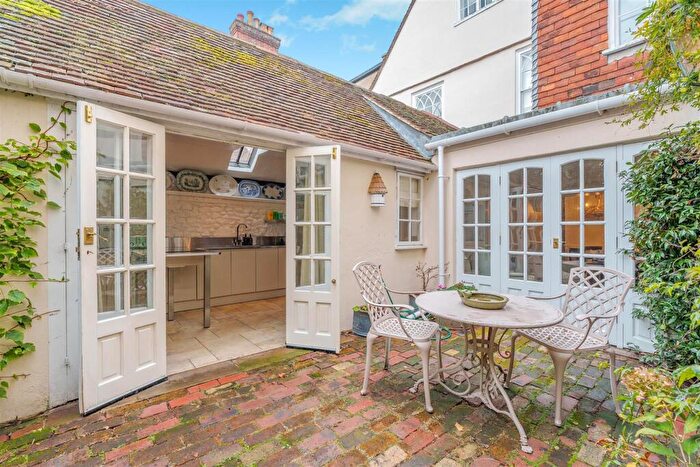2 Bedroom House For Sale In High Street, West Malling, ME19