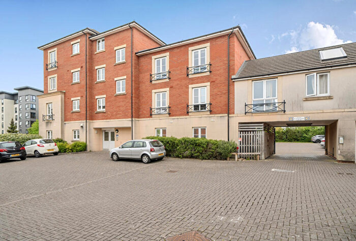 1 Bedroom Apartment For Sale In East Fields Road, Cheswick Village, Bristol, South Gloucestershire, BS16