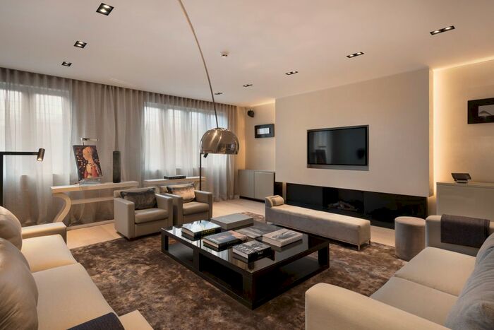 5 Bedroom Flat To Rent In Cadogan Square, London, SW1X