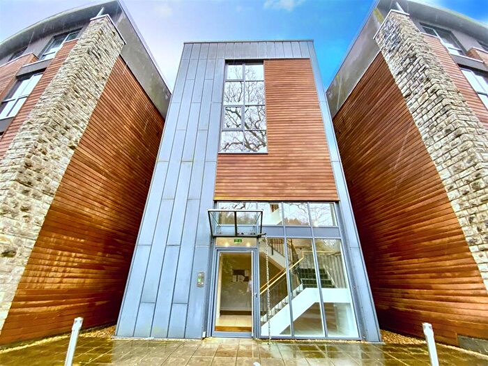 2 Bedroom Flat For Sale In Sandling Lane, Maidstone, ME14