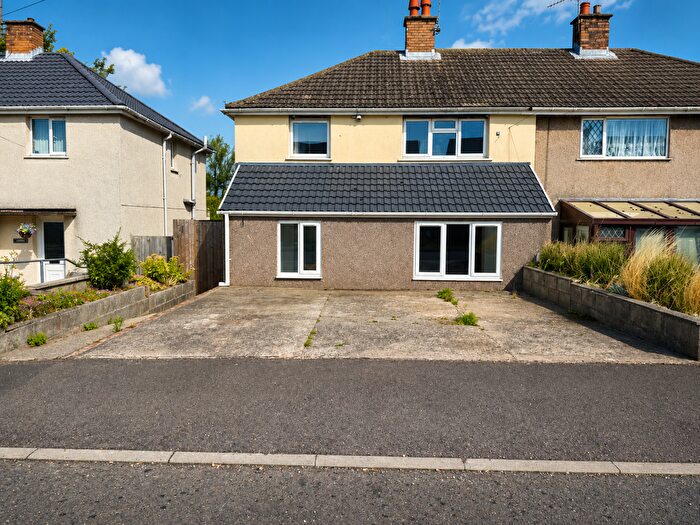 3 Bedroom Semi-Detached House For Sale In Ffordd-Y-Goedwig, Bridgend, CF33