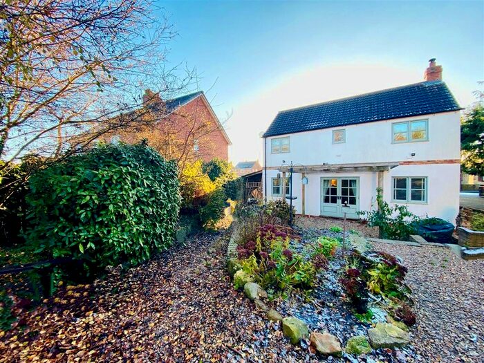 3 Bedroom Detached House For Sale In High Street, West Cowick, Goole, DN14