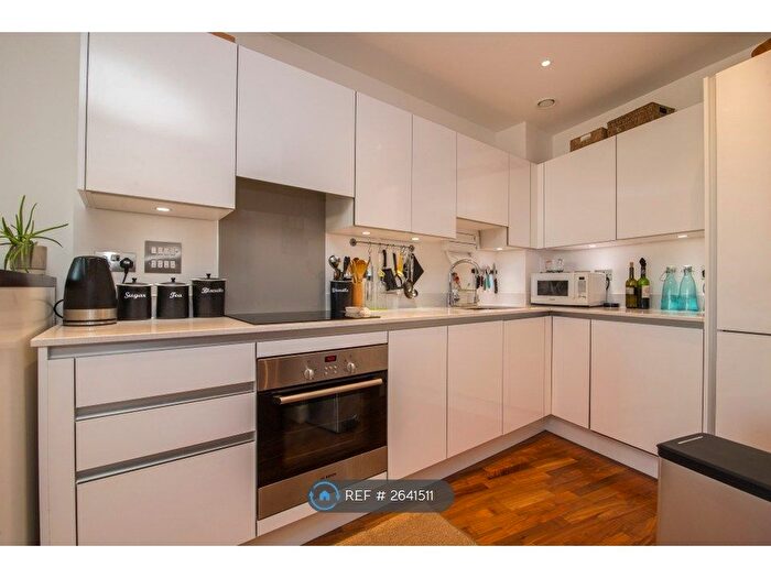 1 Bedroom Flat To Rent In John Donne Way, London, SE10