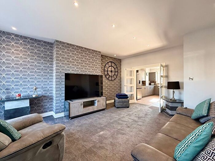 2 Bedroom Cottage For Sale In Broomknowe, Dalmellington, KA6
