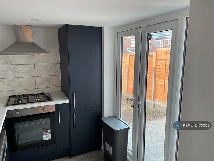 4 Bedroom Terraced House To Rent In Lichfield Street, Salford, M6