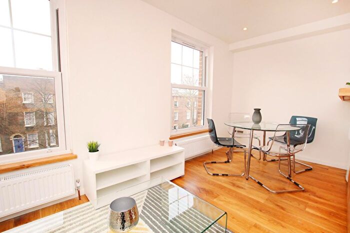 4 Bedroom Flat To Rent In South Lambeth Road, London, SW8