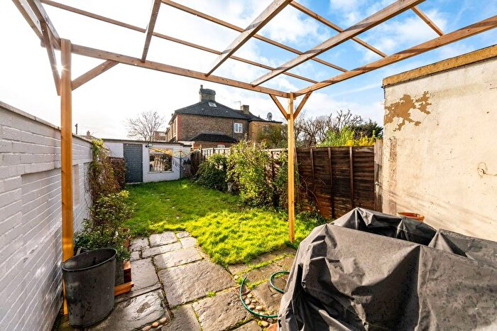 2 Bedroom End Of Terrace House For Sale In Grafton Road, New Malden, KT3
