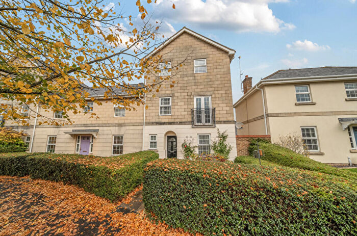 4 Bedroom Town House For Sale In Eastbury Way, Redhouse, Swindon, SN25