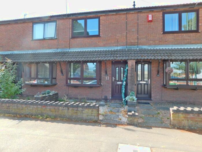 2 Bedroom Town House To Rent In Crest View, Sherwood, Nottingham, NG5