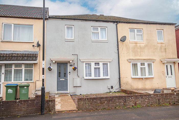 3 Bedroom Terraced House For Sale In Firgrove Road, Freemantle, SO15