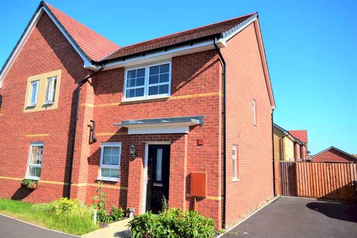 3 Bedroom Property For Sale In Shackleton Road Carbrooke, IP25