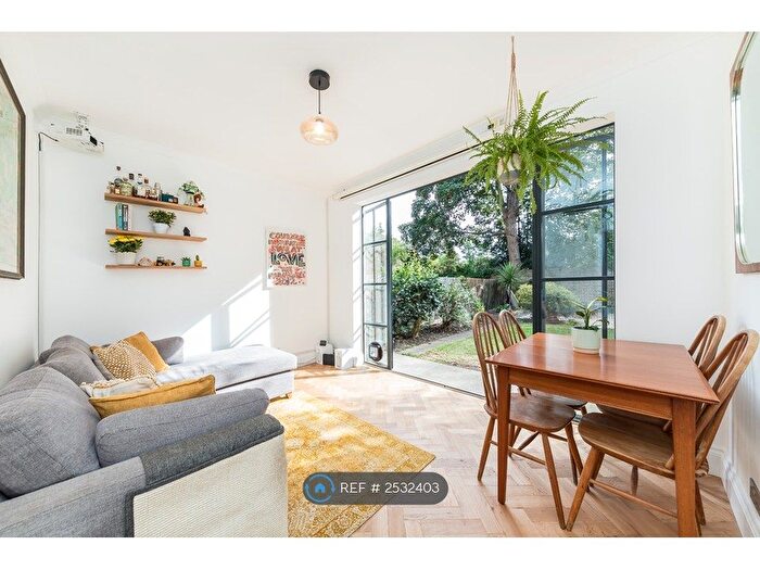 1 Bedroom Flat To Rent In Consort Road, London, SE15