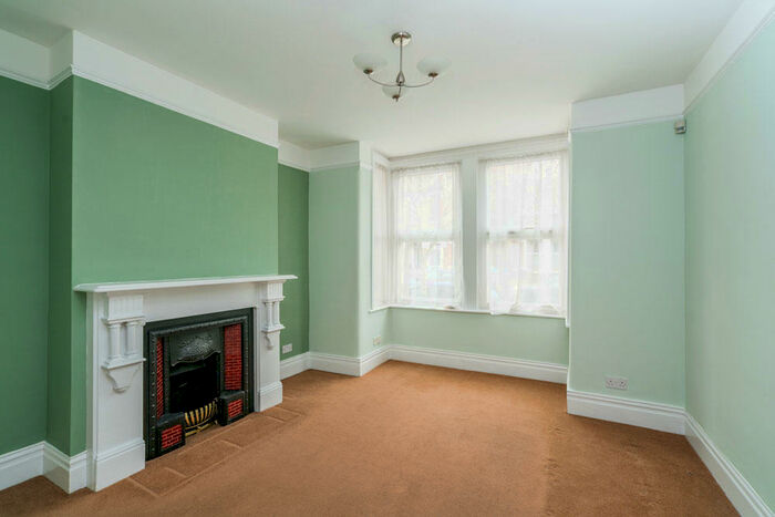 1 Bedroom Flat To Rent In Burghley Road, Leytonstone, E11