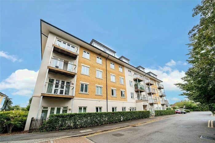 2 Bedroom Flat To Rent In Park Lodge Avenue, West Drayton, UB7
