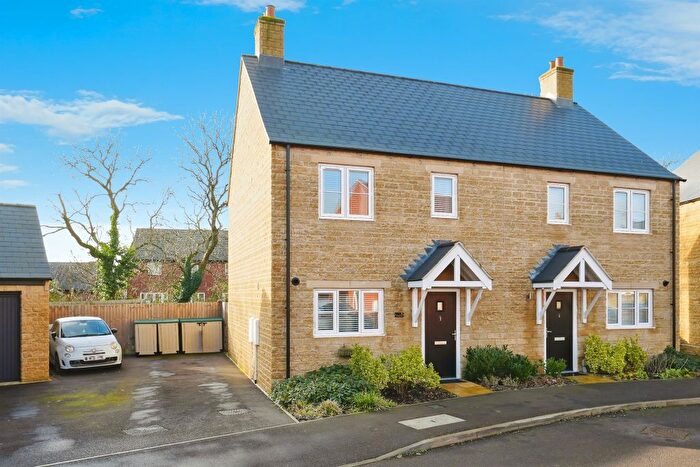 2 Bedroom Semi Detached House For Sale In Lavender Road, Ambrosden, Bicester, OX25