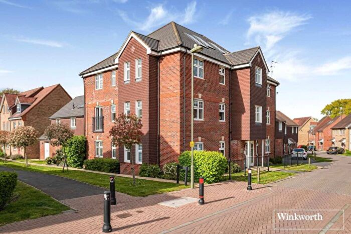 2 Bedroom Apartment For Sale In Gomer Road, Bagshot, Surrey, GU19