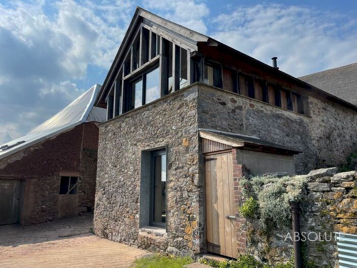 2 Bedroom Barn Conversion To Rent In Yalberton Road, Paignton, TQ4