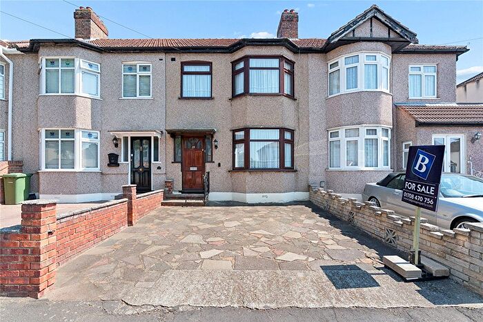 3 Bedroom Terraced House For Sale In Southdown Road, Hornchurch, RM11