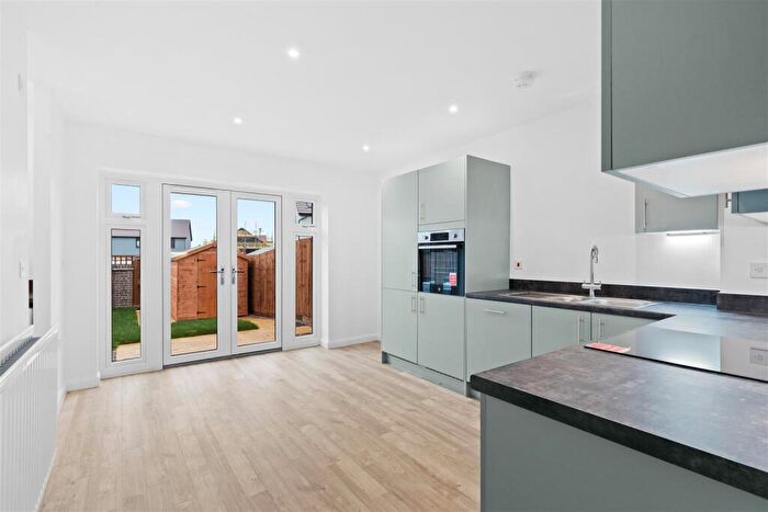 4 Bedroom Terraced House To Rent In Whitehouse, Milton Keynes, MK8