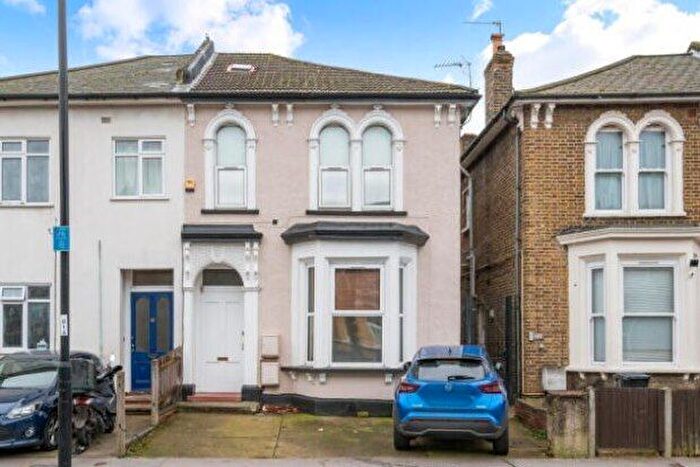 2 Bedroom Flat To Rent In Oakfield Road, Croydon, CR0