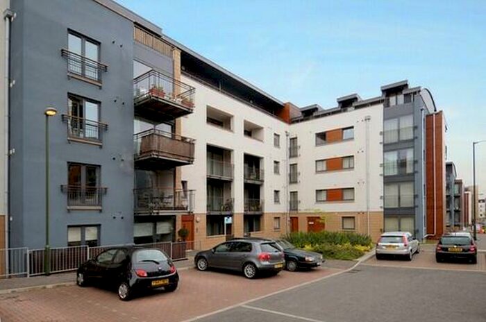 2 Bedroom Flat To Rent In East Pilton Farm Crescent, Edinburgh, EH5