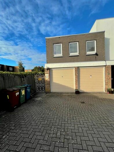 2 Bedroom Maisonette To Rent In Merryfield Gardens, Stanmore, HA7