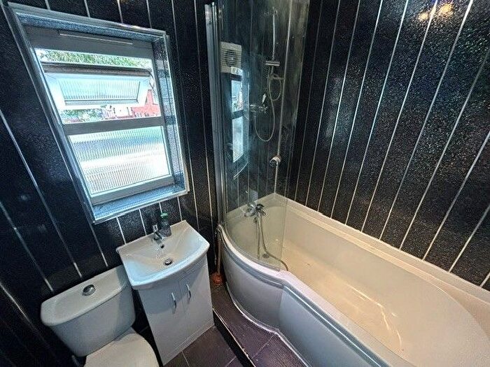 3 Bedroom Terraced House To Rent In Windsor Road, Tipton, DY4