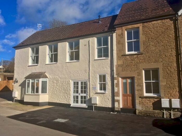 2 Bedroom Flat To Rent In High Street, Bruton, BA10