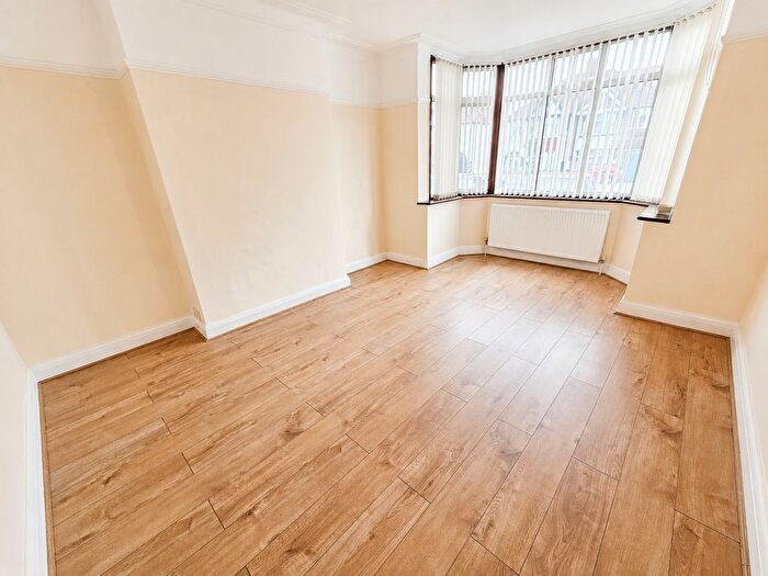 2 Bedroom Maisonette To Rent In Green Lane, Edgware, HA8