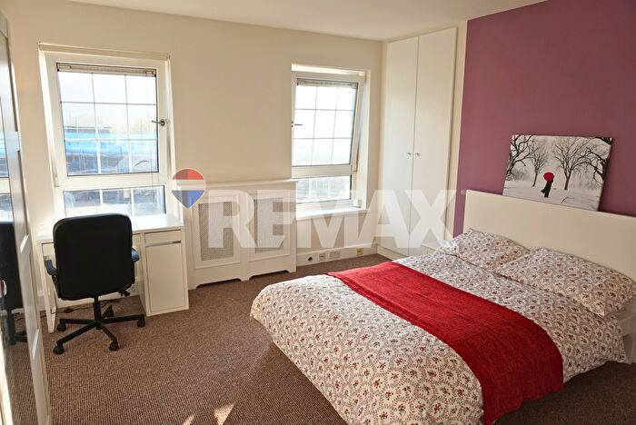 4 Bedroom Flat To Rent In Birchfield Street, London, E14
