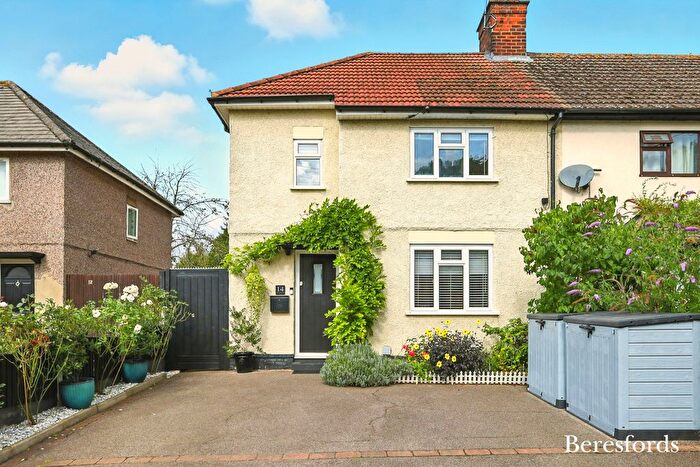 3 Bedroom Semi-Detached House For Sale In Wash Road, Hutton, CM13