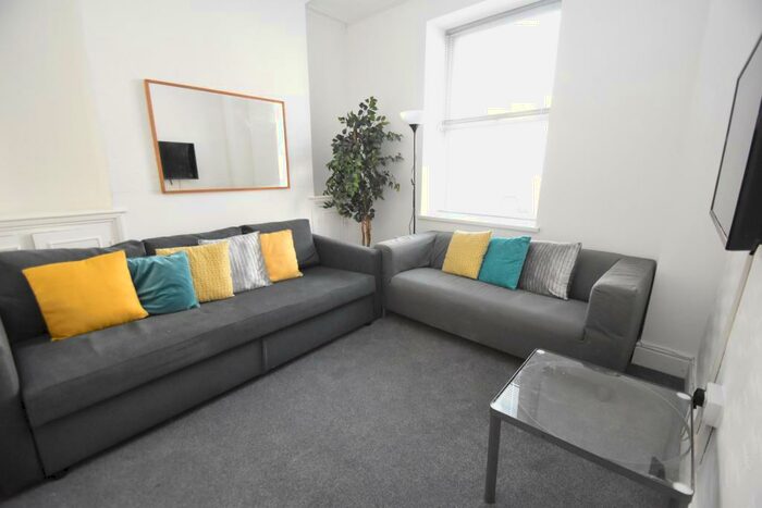 6 Bedroom House To Rent In Minny Street, Cathays, Cardiff, CF24