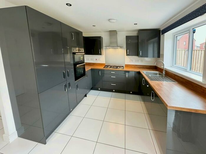 4 Bedroom Semi-Detached House To Rent In Broomhill Avenue, Waverley, Rotherham, South Yorkshire, S60