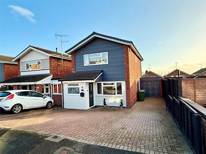 3 Bedroom Link Detached House For Sale In Shakespeare Drive, Kidderminster, Worcestershire, DY10