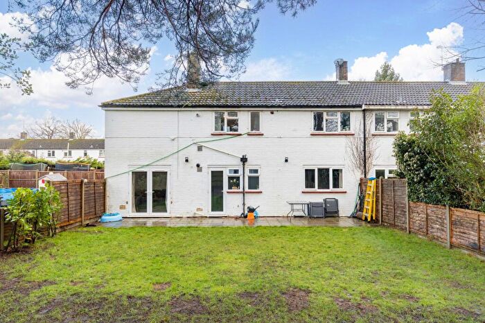 1 Bedroom Maisonette For Sale In Midhurst Close, Crawley, RH11