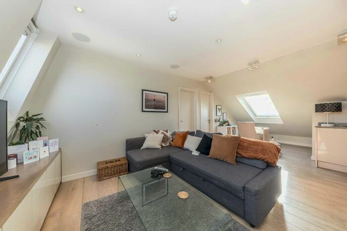 1 Bedroom Flat To Rent In Kingston Road, London, SW19