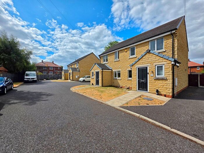 3 Bedroom Semi Detached House For Sale In Monsal View, Barnsley, S71