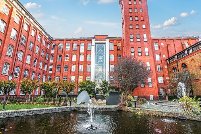 1 Bedroom Flat For Sale In Lexington Building, Bow Quarter, London, E3