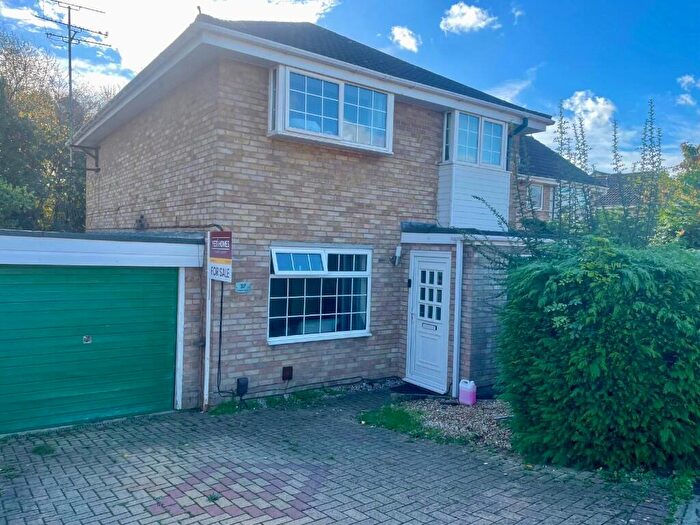 4 Bedroom Detached House For Sale In Bodiam Drive, Swindon, Wiltshire, SN5