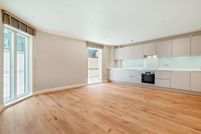 3 Bedroom Flat To Rent In Holloway Road, Archway, N19