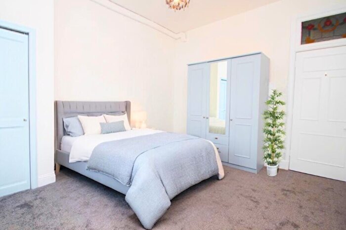 2 Bedroom Flat To Rent In Alexandra Parade, Glasgow, G31