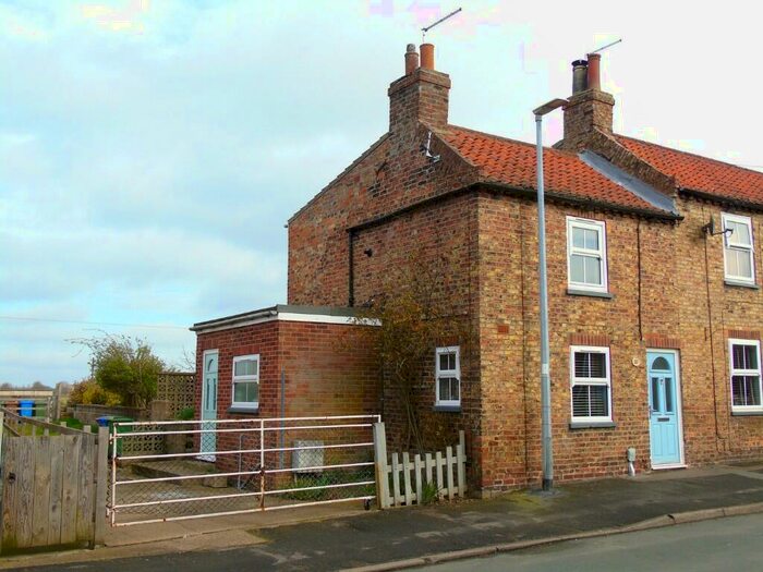 2 Bedroom End Of Terrace House To Rent In East Street, Leven, Nr Beverley, HU17