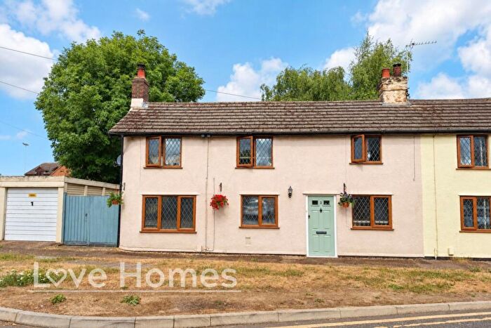3 Bedroom Semi-Detached House For Sale In Bedford Road, Barton-Le-Clay, MK45